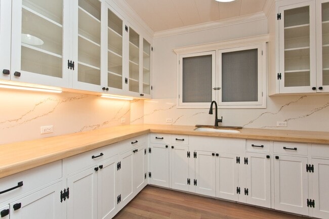 Photo - Rarely Available Private Estate in Manoa! Move in Ready!