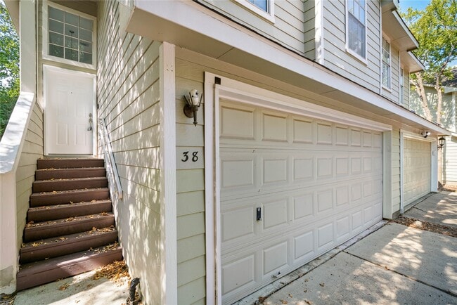 Photo - 38 N Walden Elms Cir