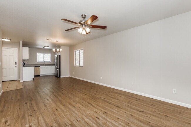 Photo - 1055 E Denim Trail