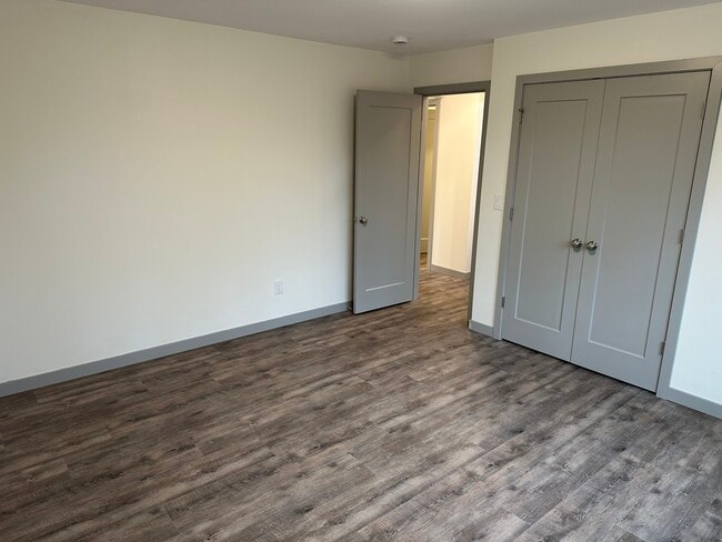 Primary bedroom - 4249 King Mountain Rd Unit 101