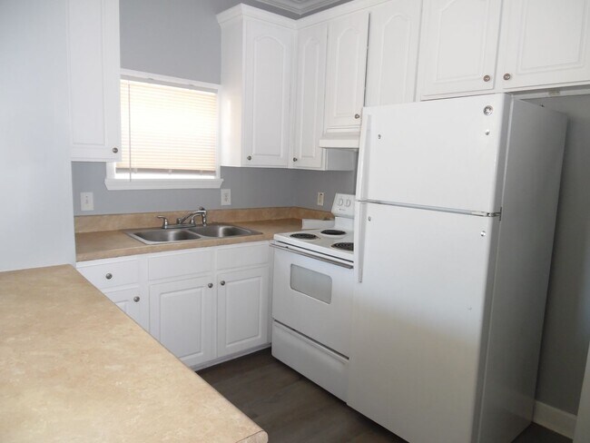 1421-1423 NUMA ST