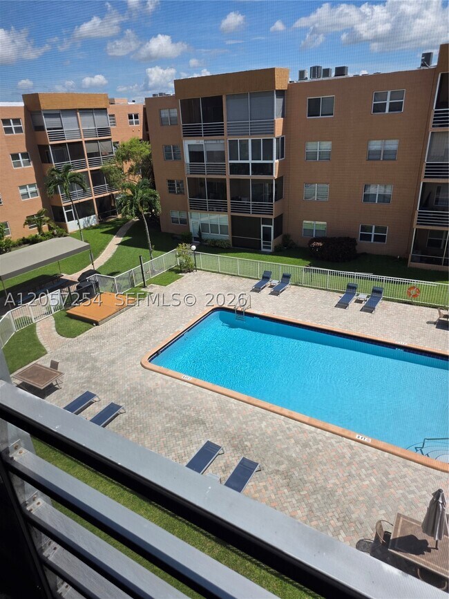 Photo - 3048 Sunrise Lakes Blvd Unit 421