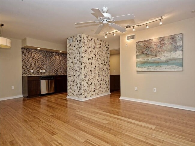 Photo - 2200 Dickson Dr Unit 126
