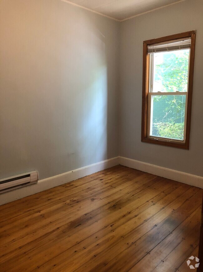 Building Photo - 64 1/2 Day St Unit 1 Rental