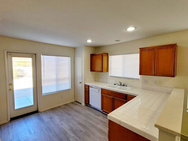 71556 Sun Valley Dr