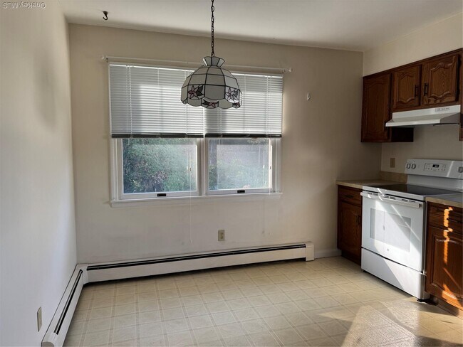 Photo - 17 Intervale Ave Unidad 1st