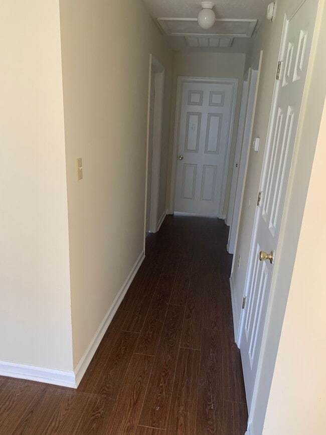 Photo - 128 Sutton Dr