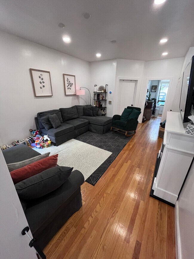 Photo - 2944 N Broadway Unit 1N