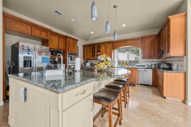 Photo - Expansive estate style home - 5 minute drive to SDSU!