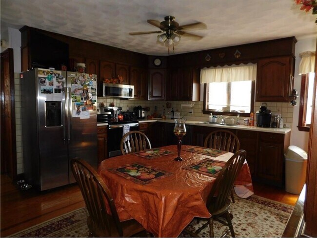 Photo - 242 Market St Unit 2