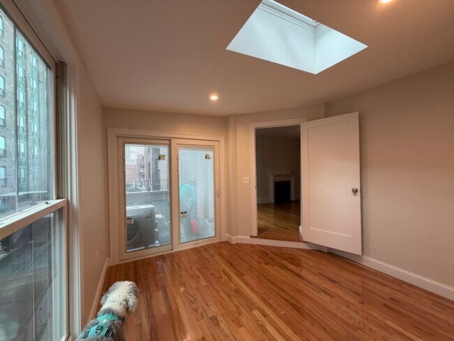 Photo - 252 Newbury St Unit 3M