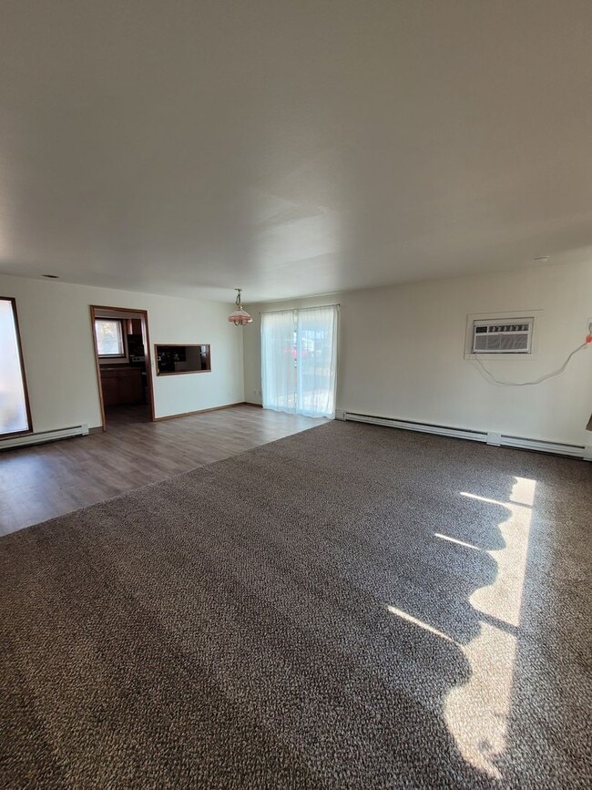 207-209 Carswell Dr