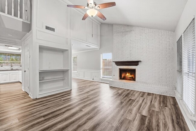 Building Photo - 3206 River Valley Dr