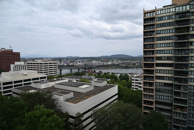 Photo - 255 SW Harrison St