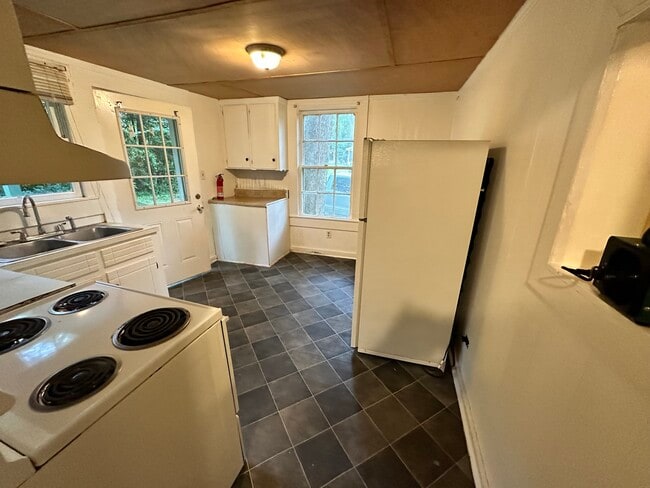Photo - 1151 Oak St