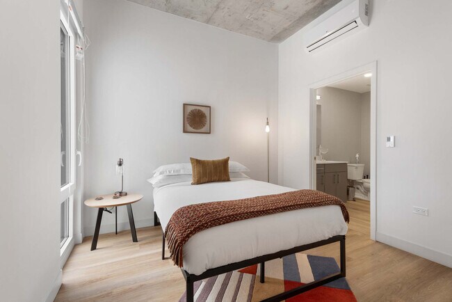 Photo - 851 W Blackhawk St Unidad ID1243857P