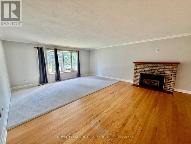 Photo - 1107 Falaise Rd