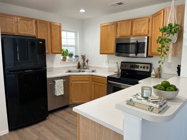 Photo - Move in Ready 1 bed- 1 Bath- Updated! 1 Car Attached Garage! Community Pool/Hot Tub and Gym