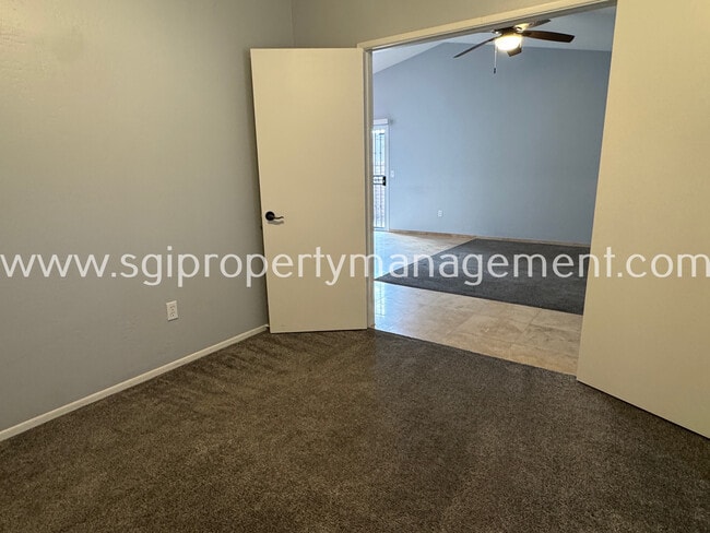 Photo - 117 W Concorda Dr