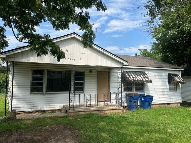 *$1200 Move In Special* - *$1200 Move In Special* House