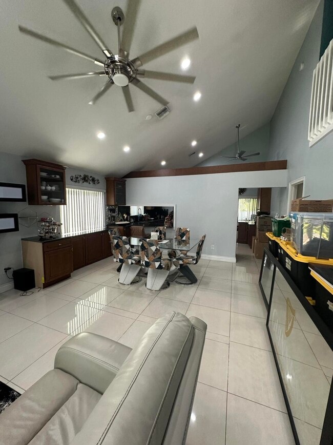 Photo - 8 Elton Pl