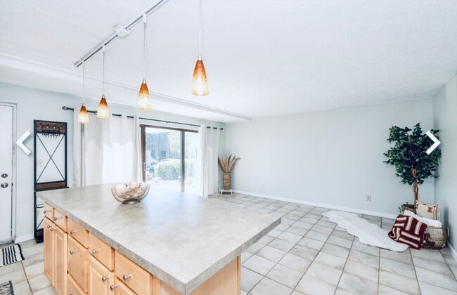 Photo - 2500 Warsaw Ave Unidad 2500 Warsaw 21