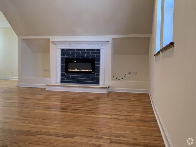 Building Photo - 3755 N Christiana Ave Unit 2 Rental