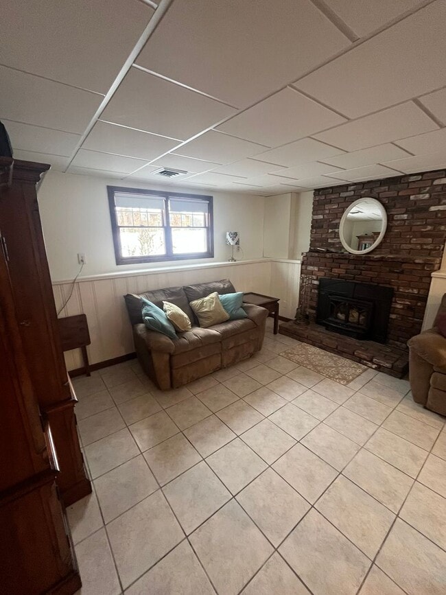 Photo - Lincoln Lane Unit A