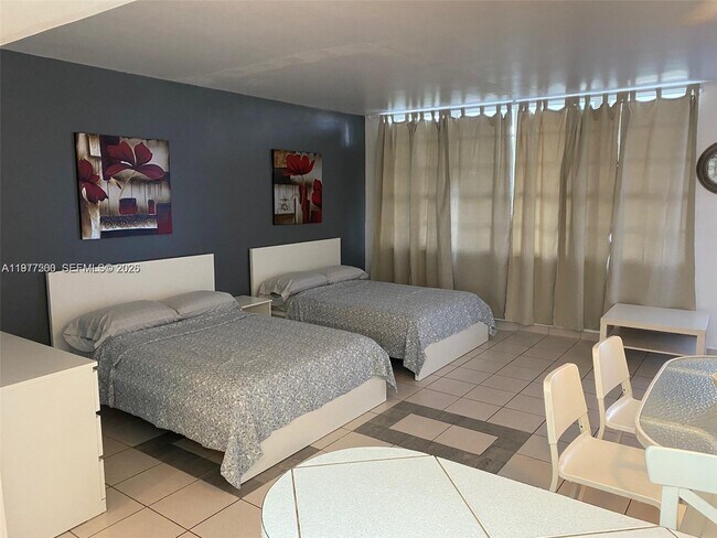 Building Photo - 100 Lincoln Rd Unit 304