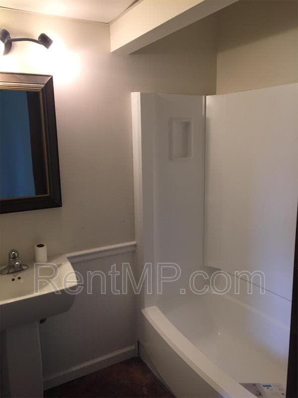 Photo - 1606 W Broadway St