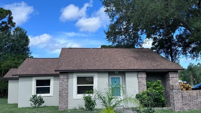 Building Photo - Charming 2-Bedroom Home on Corner Lot in W...