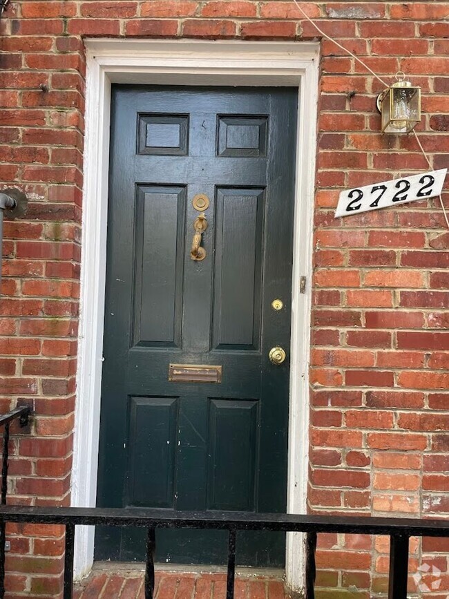 Building Photo - Historic 2BR 1Bath Rowhome in one of DC's ...