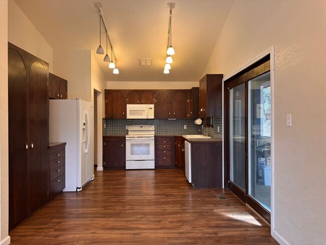 Photo - Selah 4 bedroom 3 Bathroom Double Garage, Fenced Yard