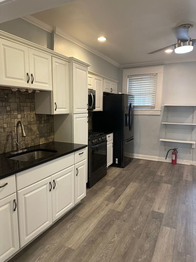 Photo - Spacious Home for Rent! Bonus Den Space! W...