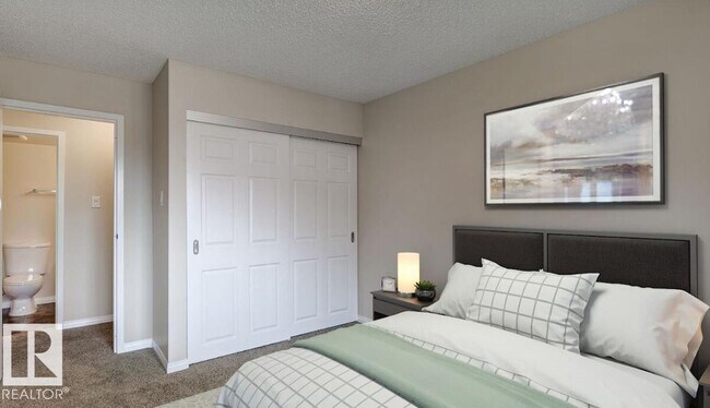 Photo - 5425-144B 144b Ave NW
