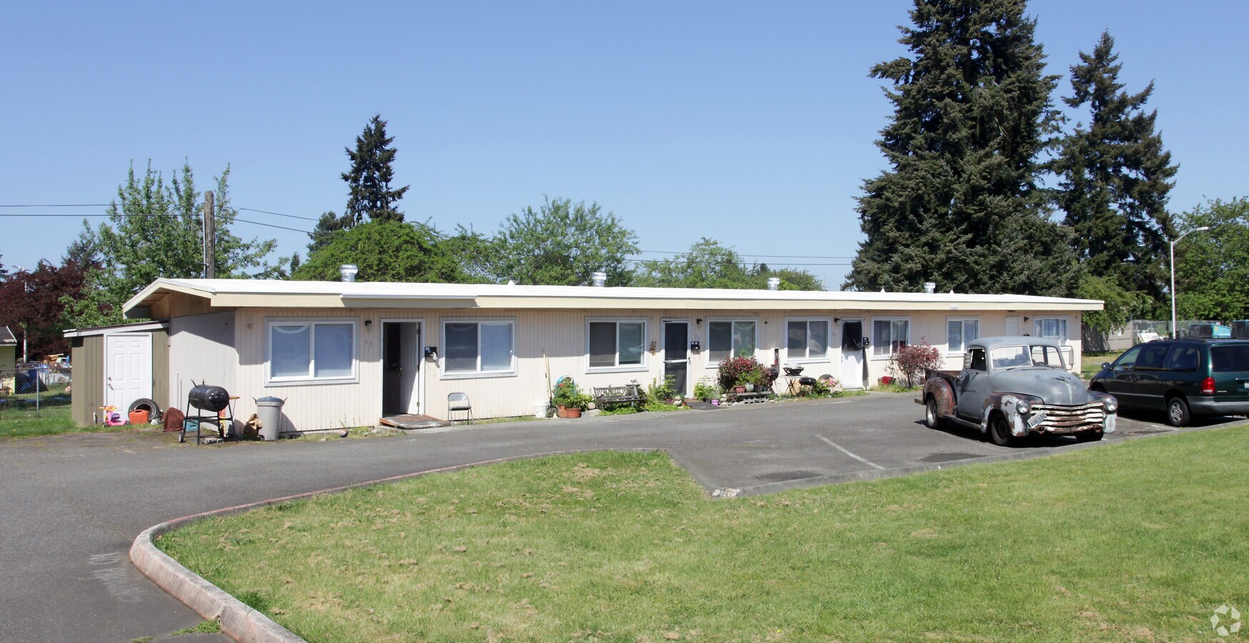 Photo - Village Court Apartments
