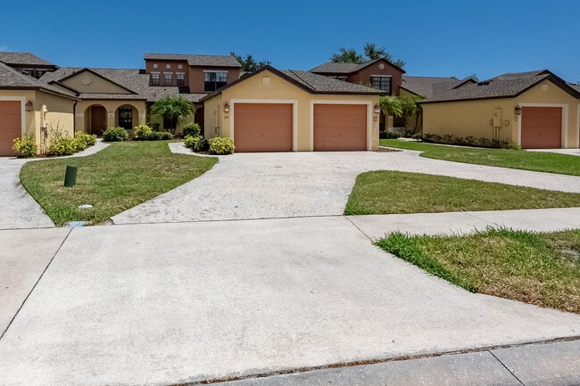 Photo - 1075 Luminary Cir
