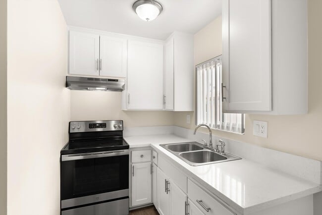 Linden Court Apartments- Riverside, CA
