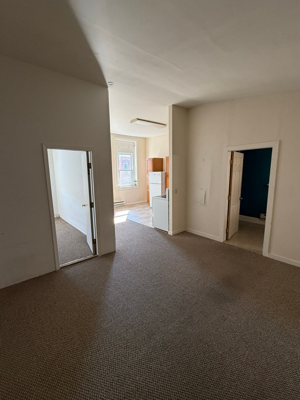 Building Photo - 662 Main St Rental