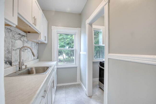 Photo - 325 Chestnut St Unit 2nd Floor