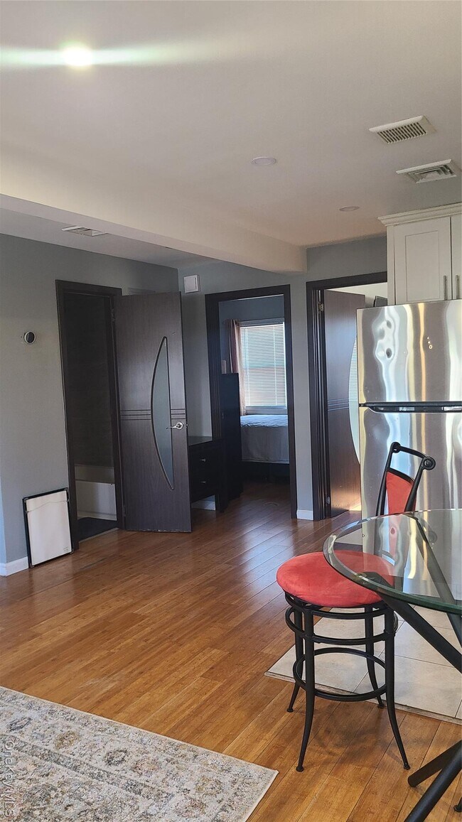 Photo - 210-38 Nashville Blvd