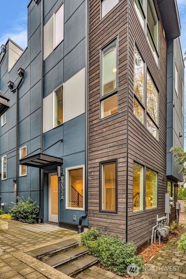 Photo - 9732 Woodlawn Ave N