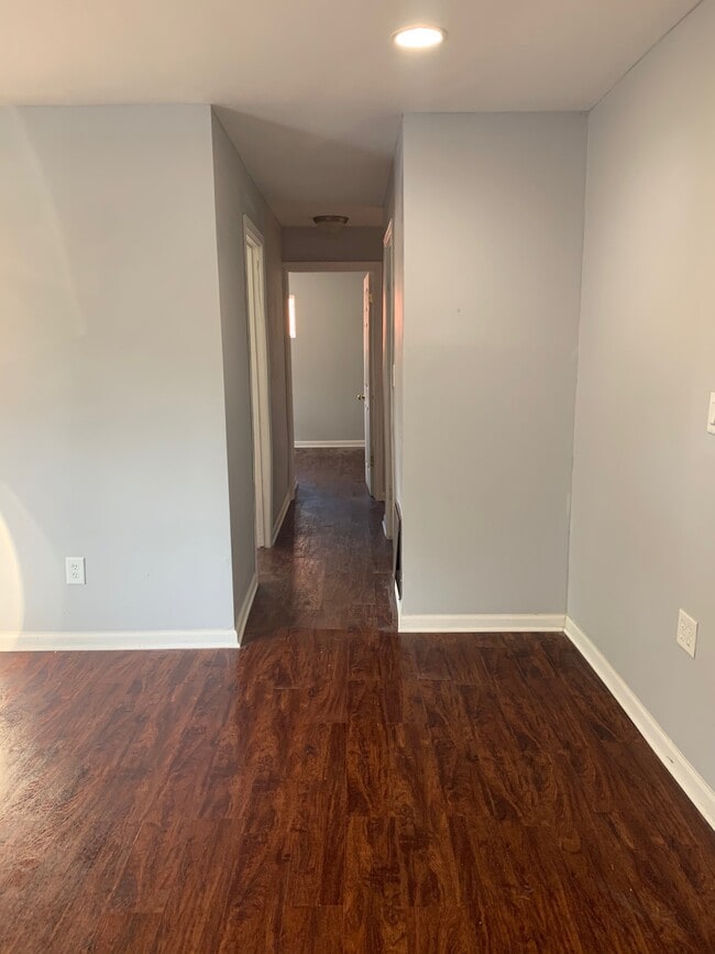 Photo - 2323 Marshalltown Ln