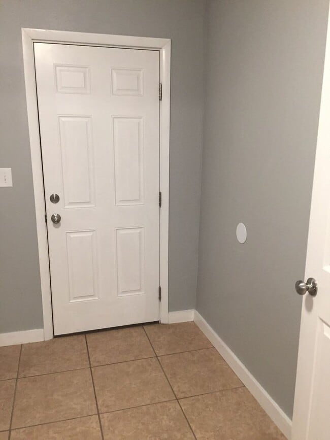 Photo - 1123 W Maple Ave