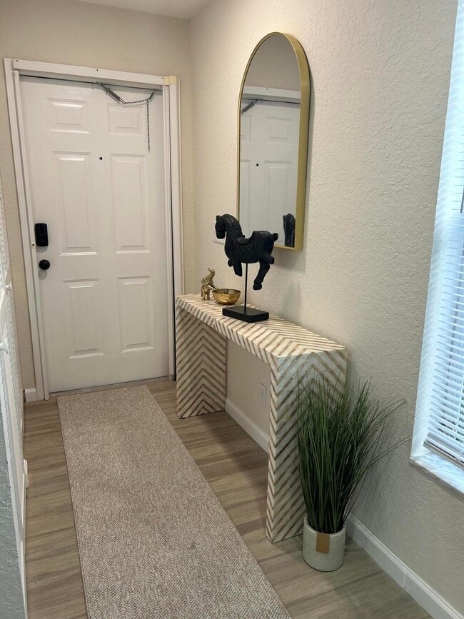 Photo - 1136 Staghorn St