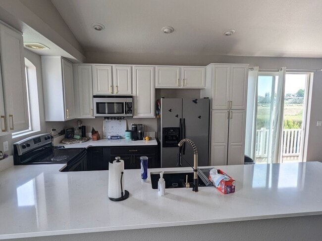 Photo - 3825 Kenwood Cir