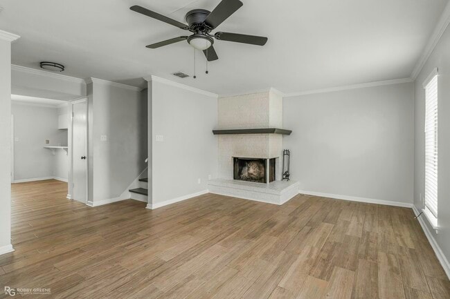 Building Photo - 10112 Los Altos Dr