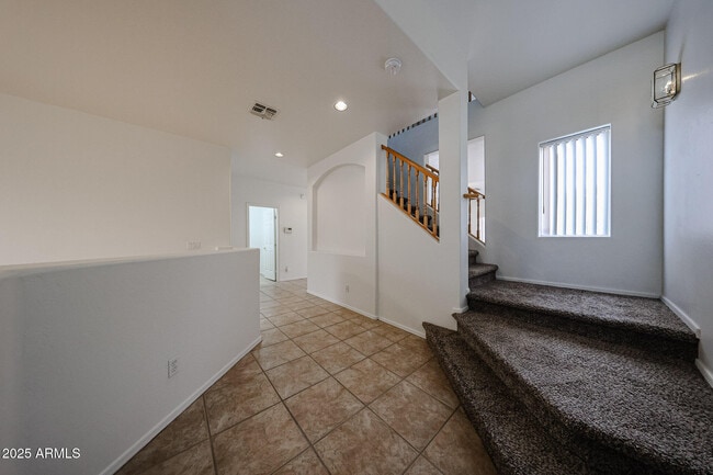 Photo - 453 N 105th Pl