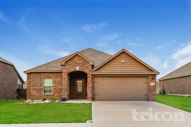 Building Photo - 1833 Chesapeake Dr