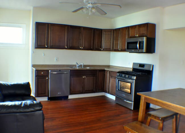 Building Photo - 301 Maple St Unit 1A Rental